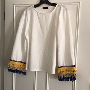 Super cute fringe sleeve top